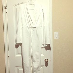 White cape sleeve pantsuit-new